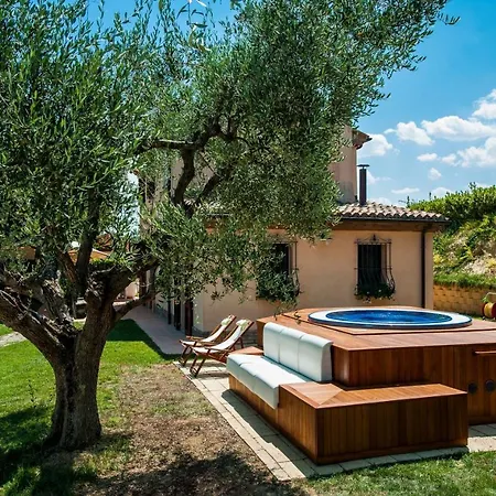 Casa vacanze Independent House With Pool